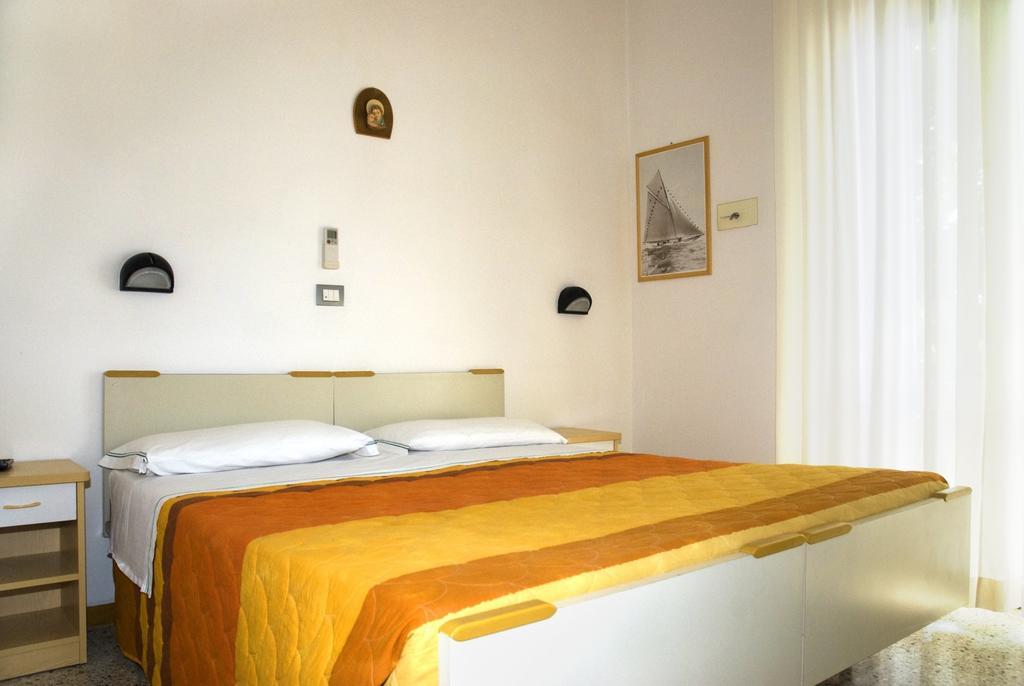 Hotel Sorriso San Mauro Mare Room photo